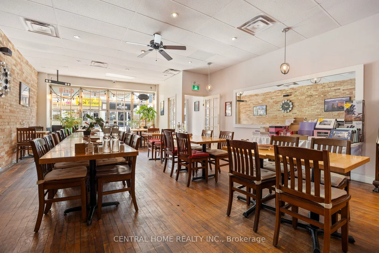 15236, Yonge, Aurora Village, Aurora