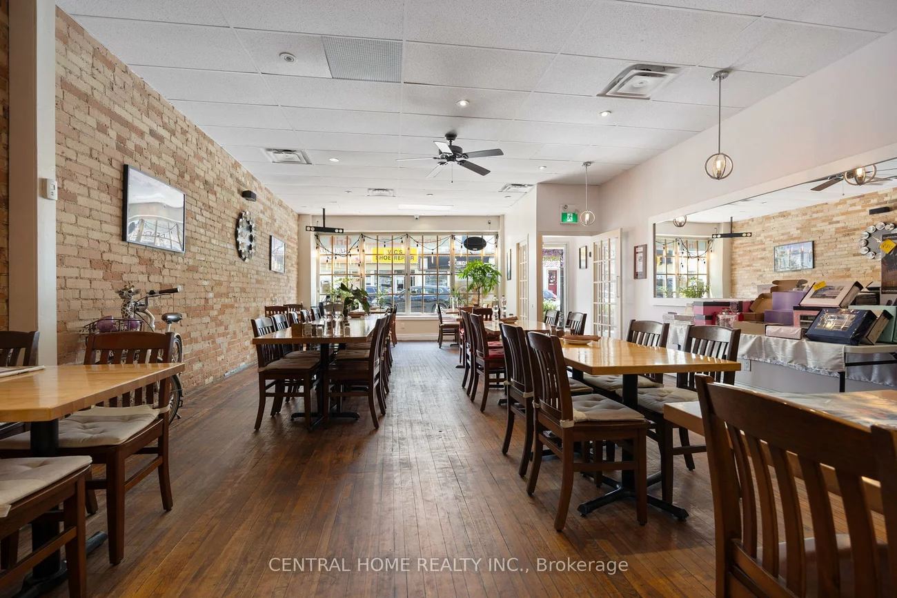 15236, Yonge, Aurora Village, Aurora
