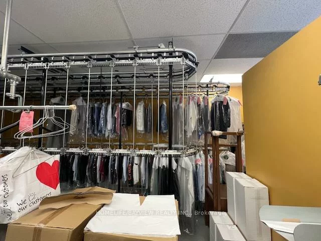 150, Hollidge, Bayview Wellington, Aurora