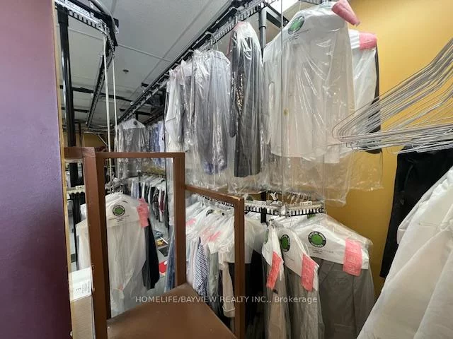 150, Hollidge, Bayview Wellington, Aurora