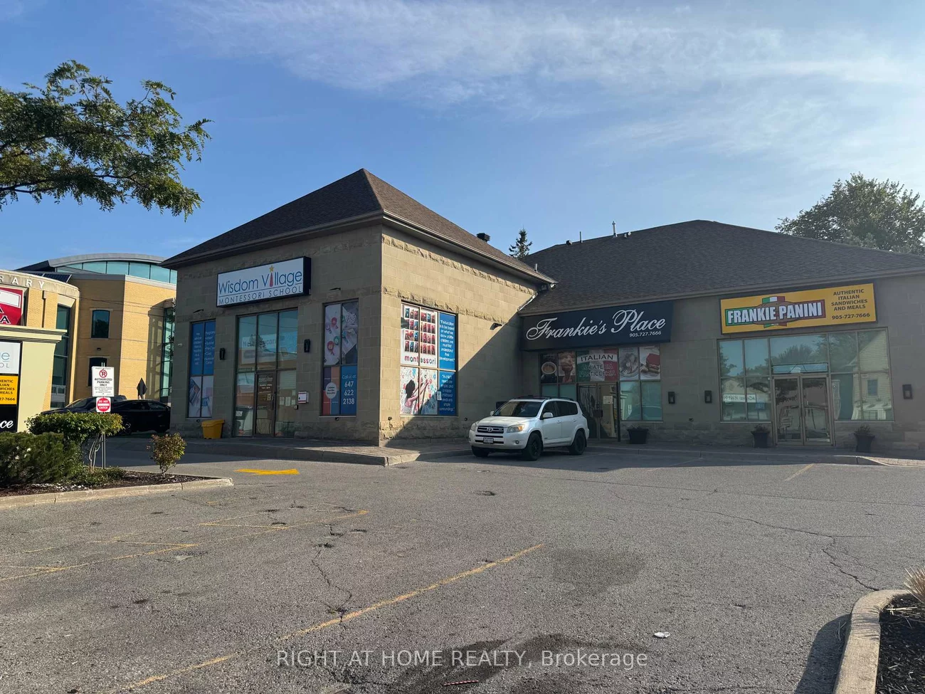 15117, Yonge, Aurora Village, Aurora
