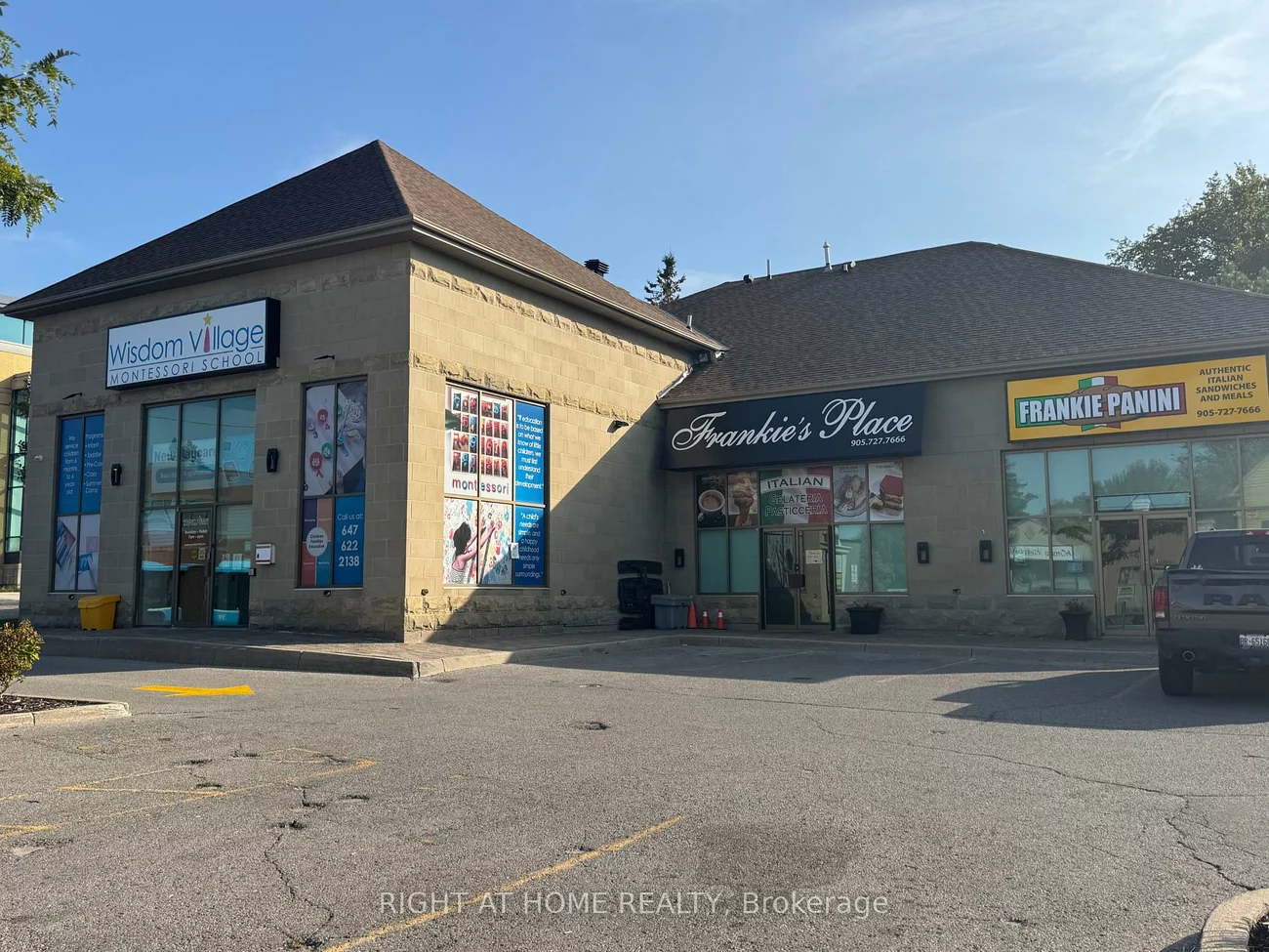 15117, Yonge, Aurora Village, Aurora
