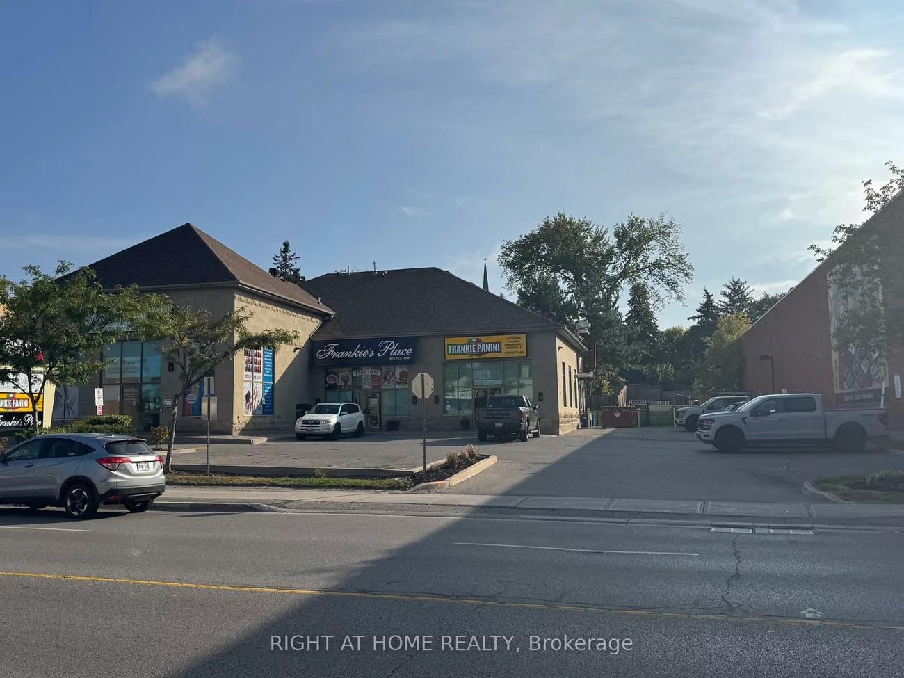 15117, Yonge, Aurora Village, Aurora