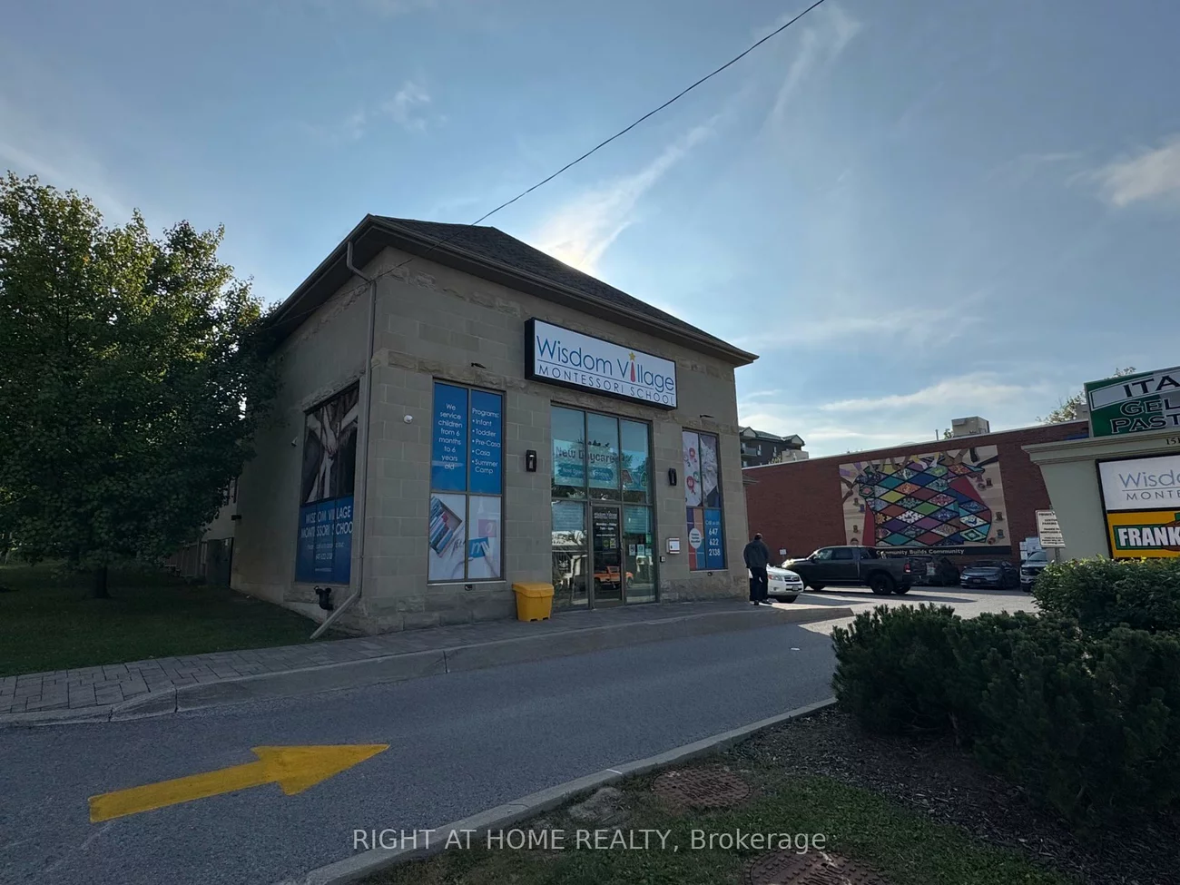 15117, Yonge, Aurora Village, Aurora