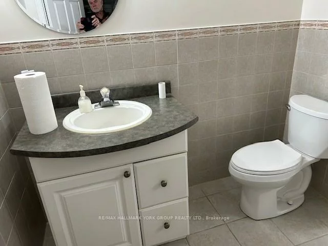 305, Industrial, Aurora Village, Aurora