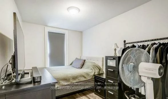 81, Wellington, Aurora Village, Aurora