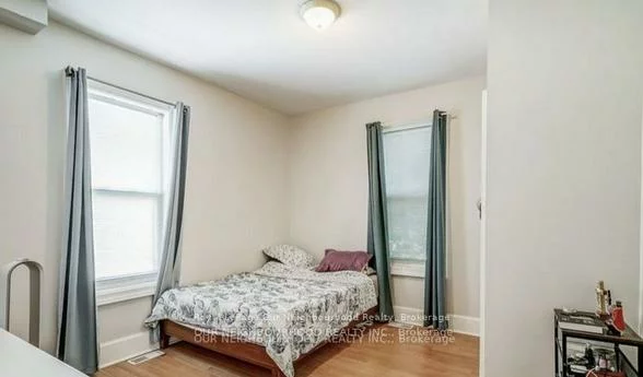 81, Wellington, Aurora Village, Aurora