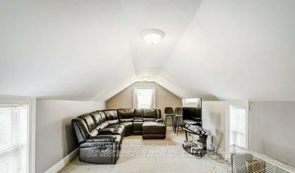 81, Wellington, Aurora Village, Aurora