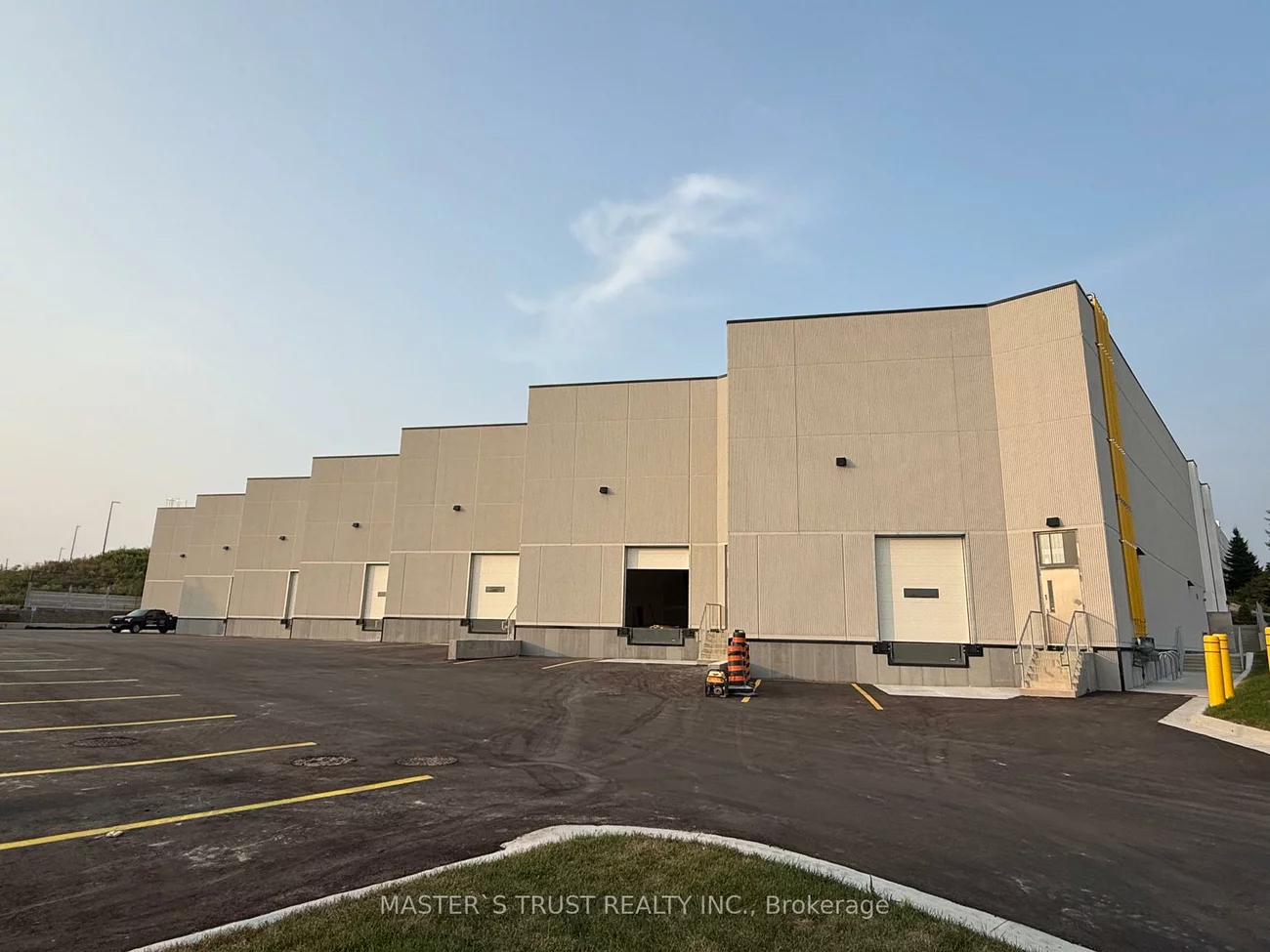 32, Don Hillock, Bayview Southeast, Aurora