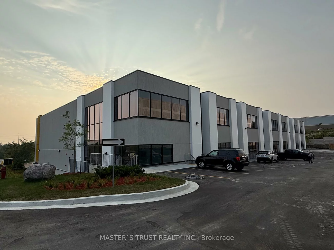 32, Don Hillock, Bayview Southeast, Aurora