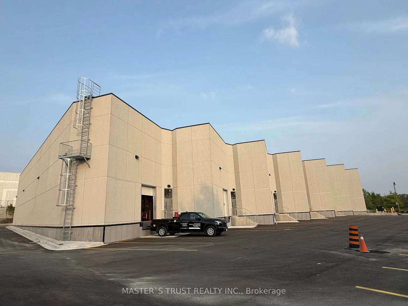 32, Don Hillock, Bayview Southeast, Aurora