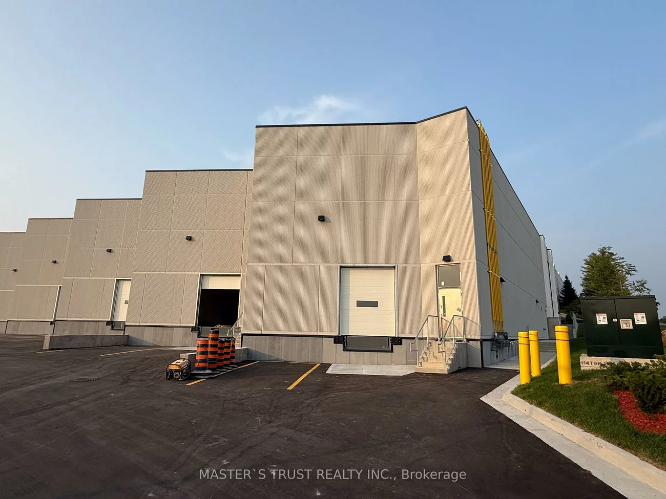 32, Don Hillock, Bayview Southeast, Aurora