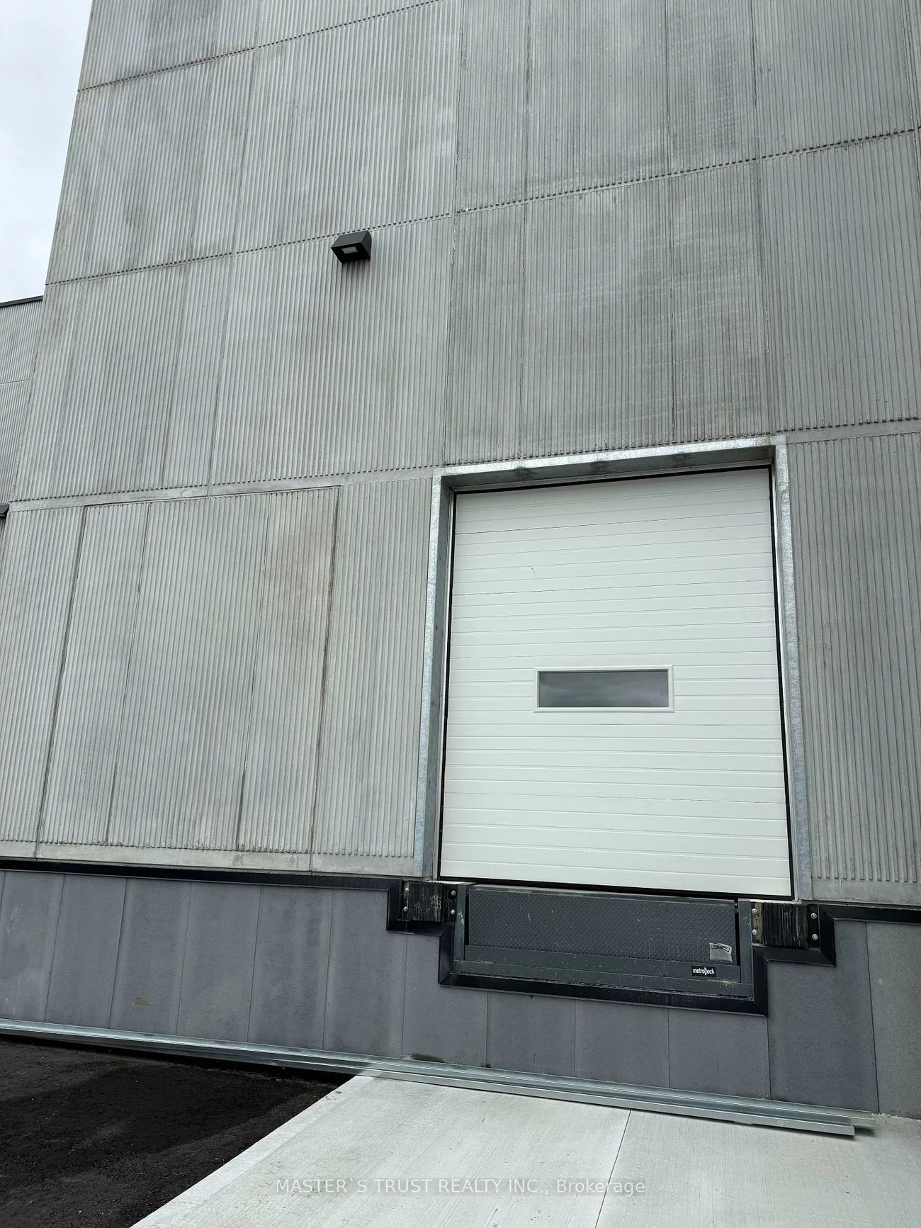 32, Don Hillock, Bayview Southeast, Aurora