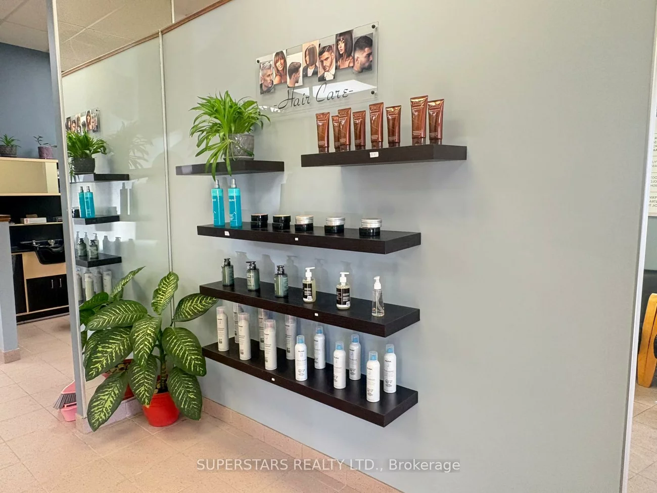 14, Wellington, Aurora Village, Aurora