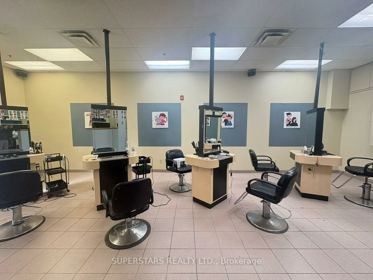 14, Wellington, Aurora Village, Aurora