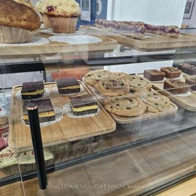 42, Wellington, Aurora Village, Aurora