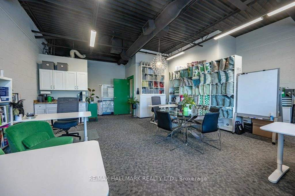 125, Don Hillock, Bayview Southeast, Aurora