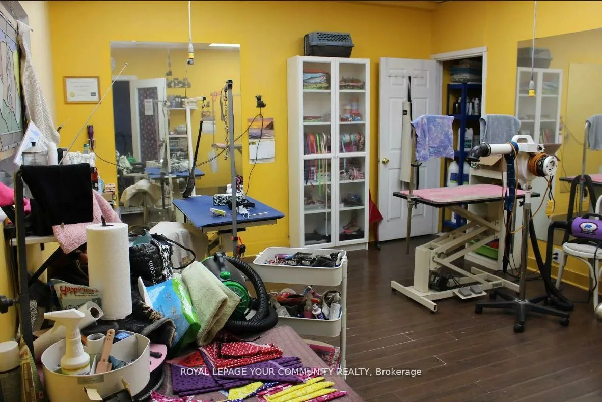 265, Edward, Aurora Village, Aurora