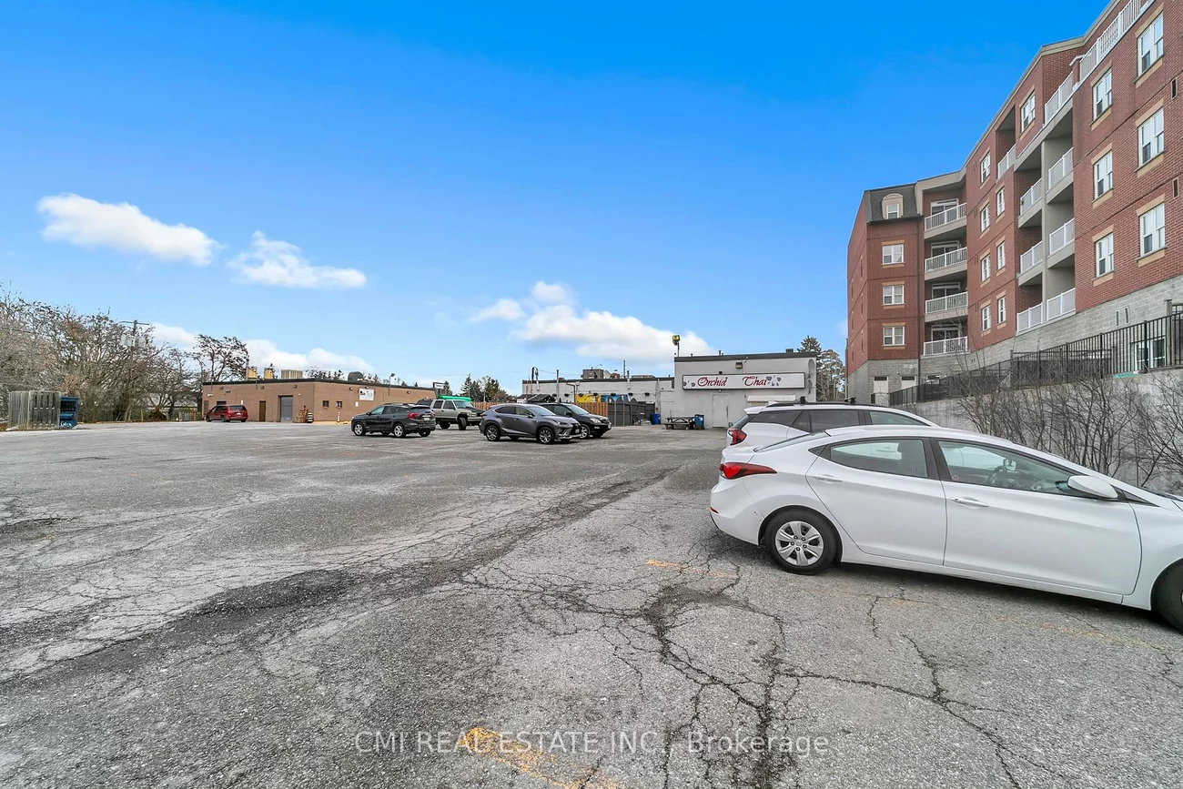 15480, Yonge, Aurora Heights, Aurora