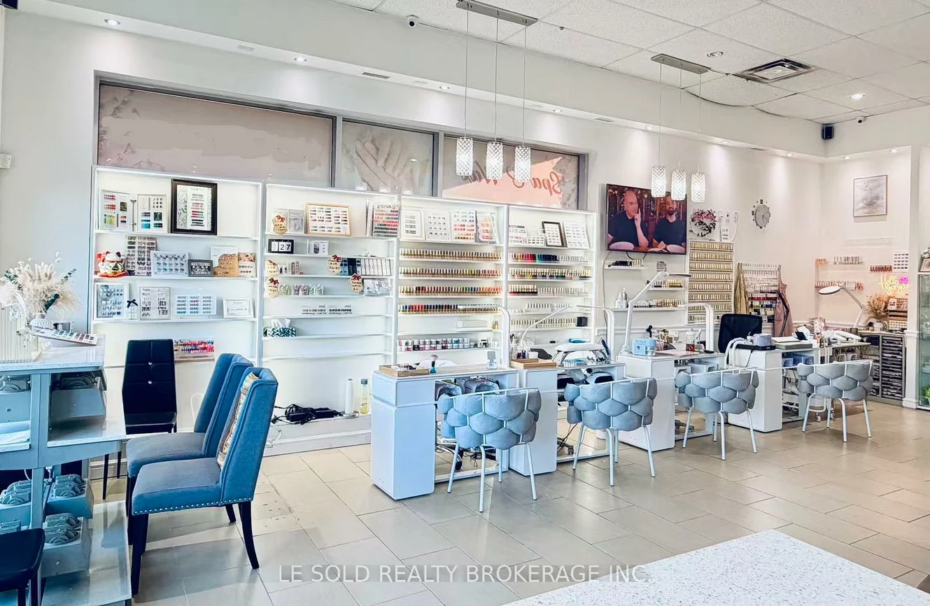 125, Pedersen, Bayview Wellington, Aurora