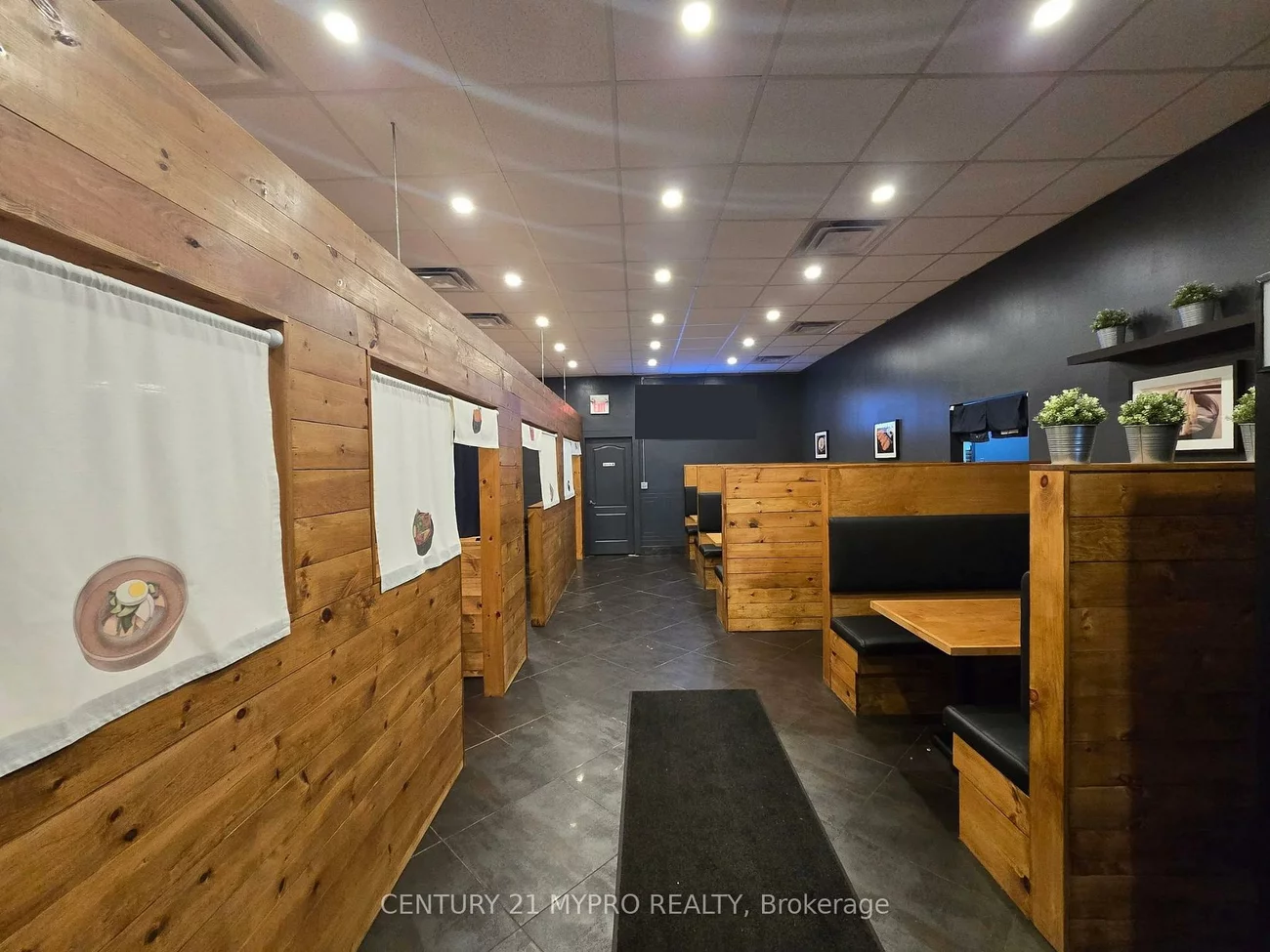 155, Wellington, Bayview Wellington, Aurora