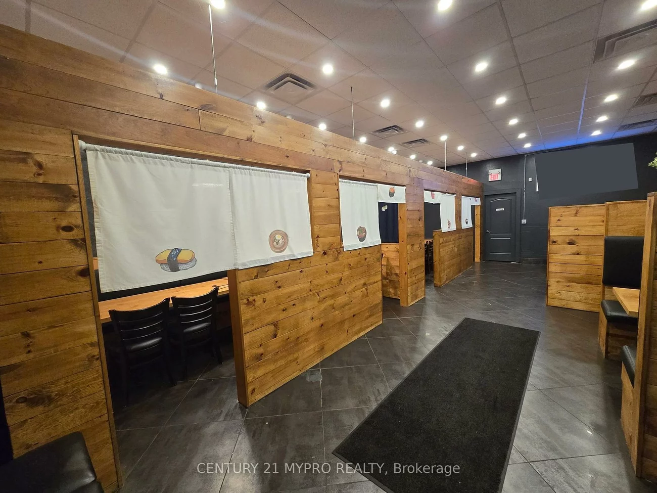 155, Wellington, Bayview Wellington, Aurora