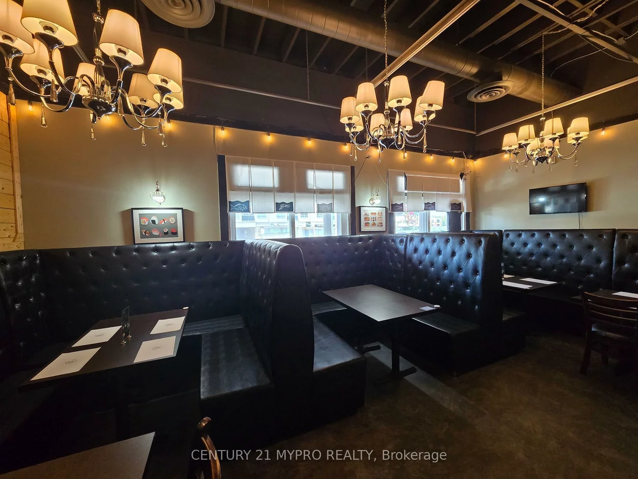 155, Wellington, Bayview Wellington, Aurora