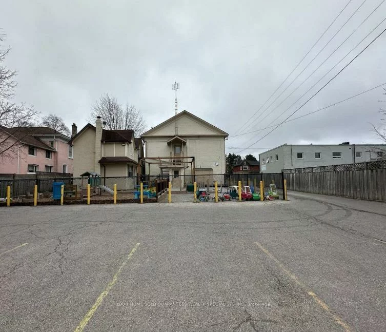 16-18, Mosley, Aurora Village, Aurora