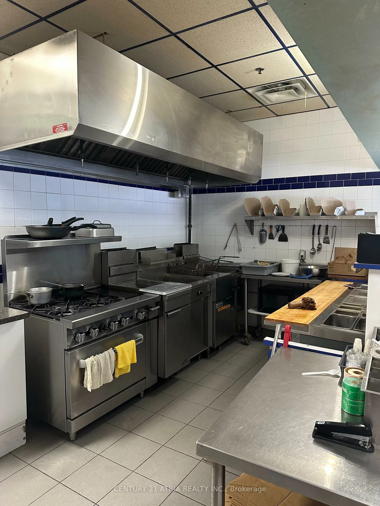 14, Wellington, Aurora Village, Aurora