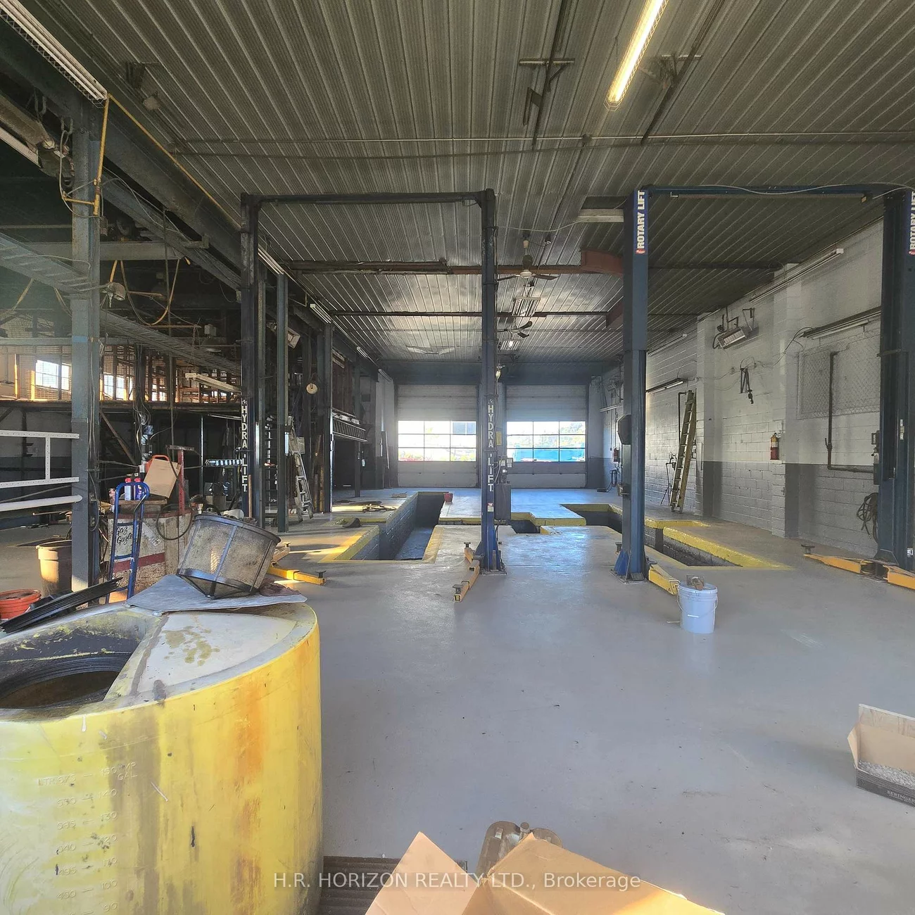 60, Industrial, Aurora Village, Aurora