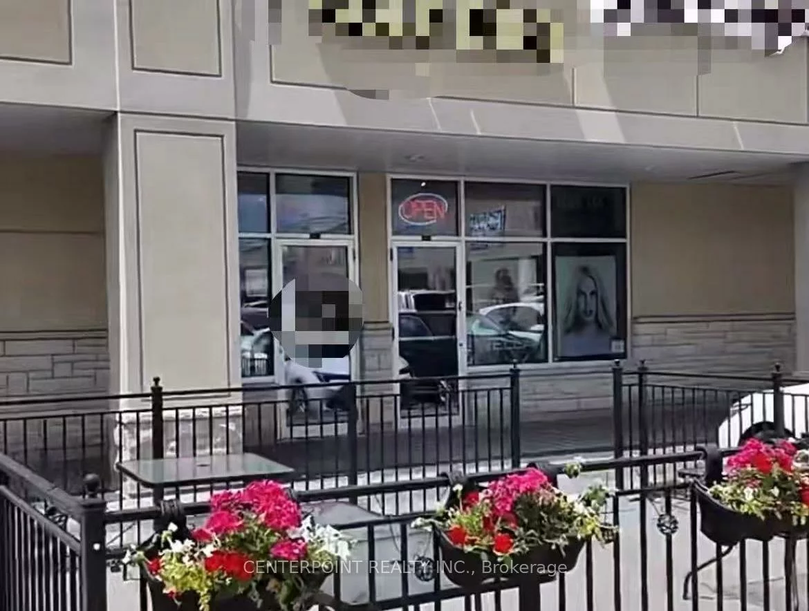 444, Hollandview, Bayview Wellington, Aurora