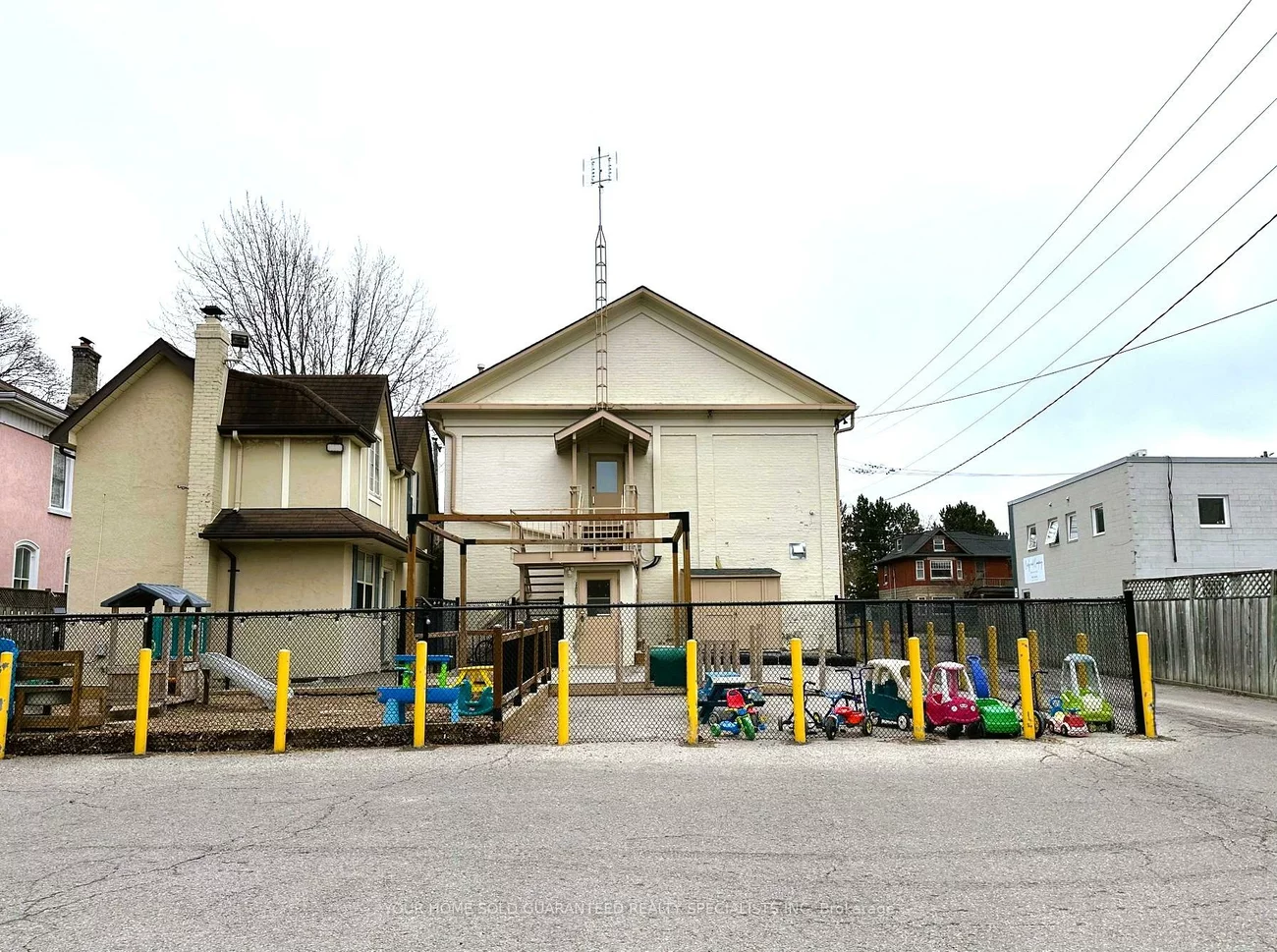 16-18, Mosley, Aurora Village, Aurora