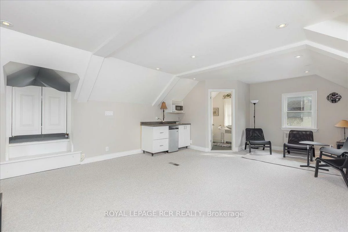 50, Wellington, Aurora Village, Aurora