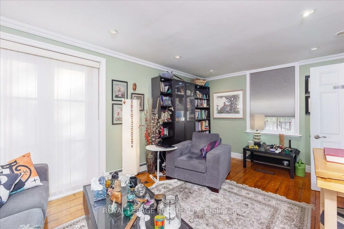 50, Wellington, Aurora Village, Aurora