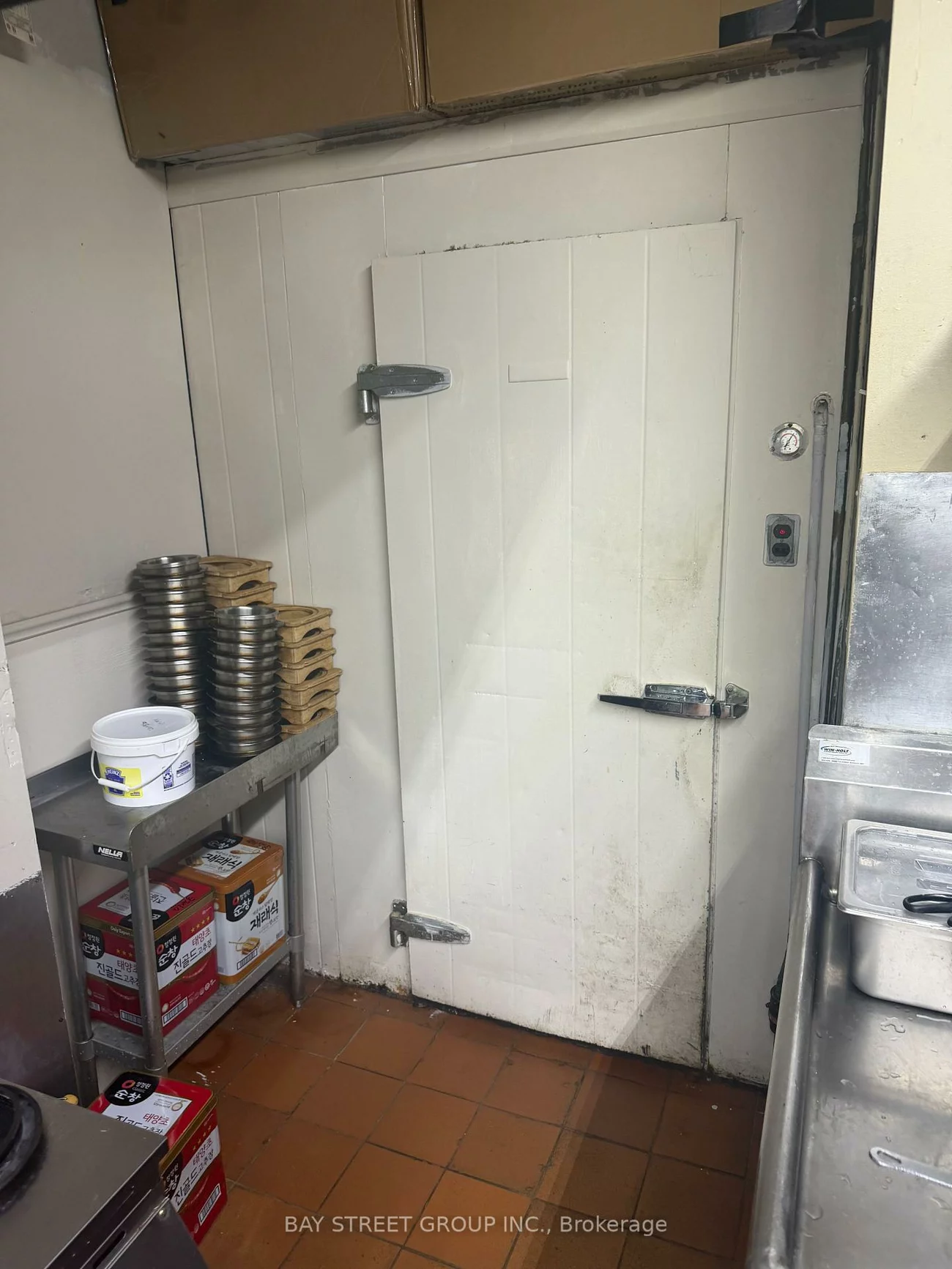 155, Wellington, Bayview Wellington, Aurora