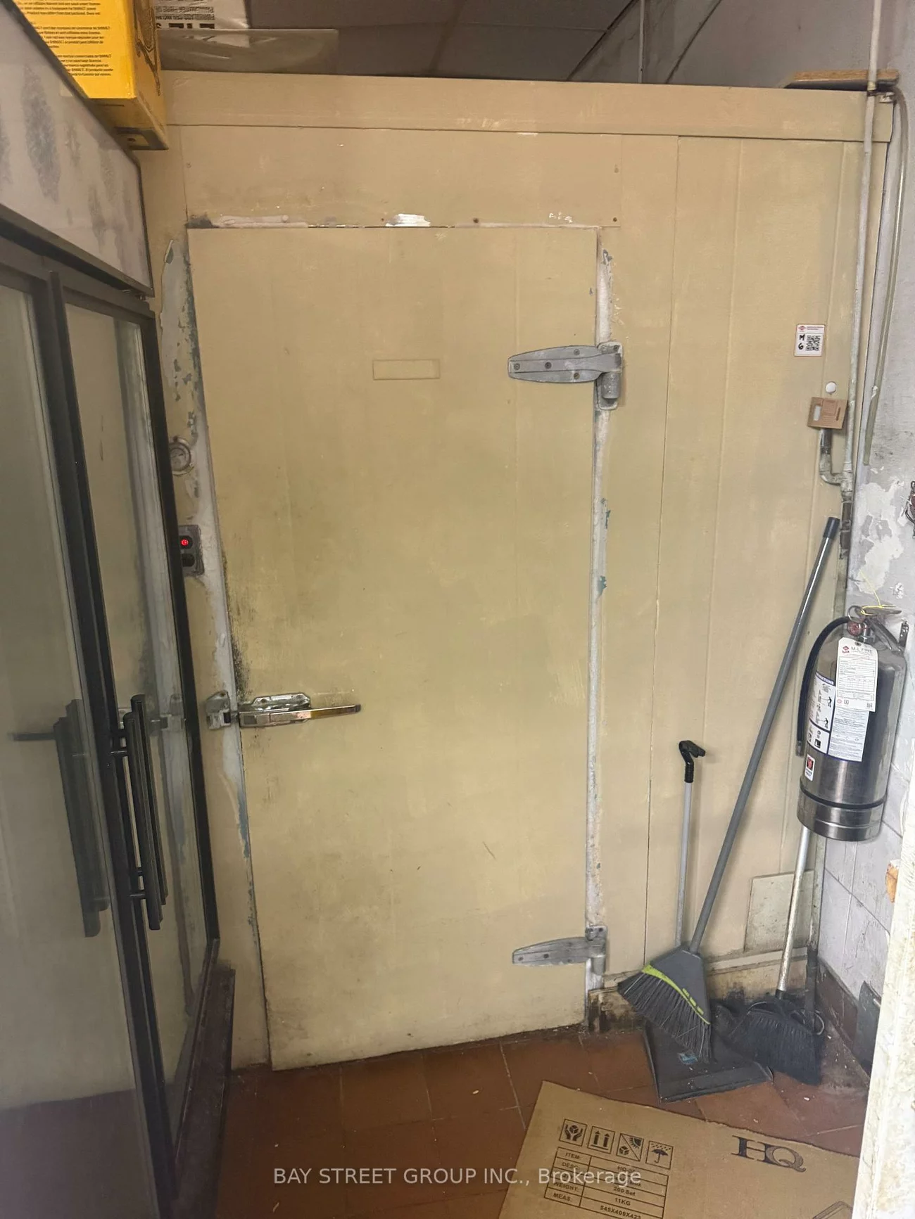 155, Wellington, Bayview Wellington, Aurora