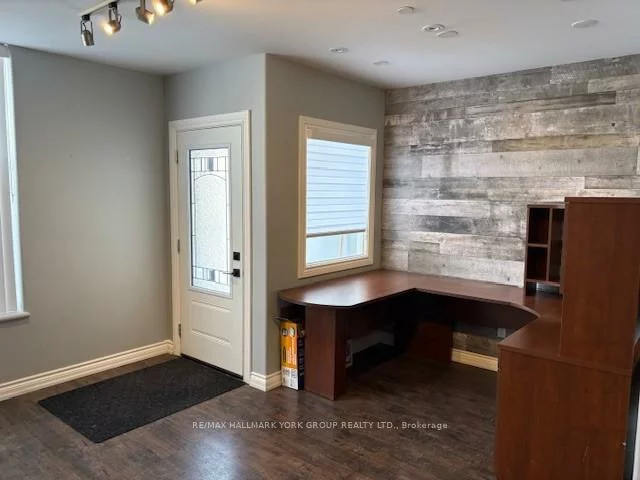 220, Industrial, Aurora Village, Aurora