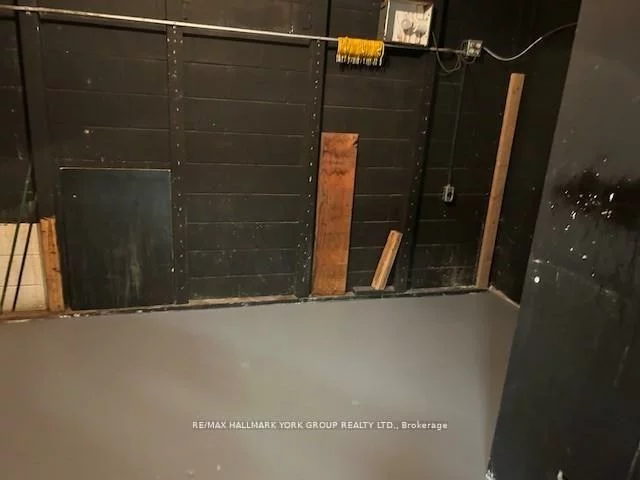 220, Industrial, Aurora Village, Aurora