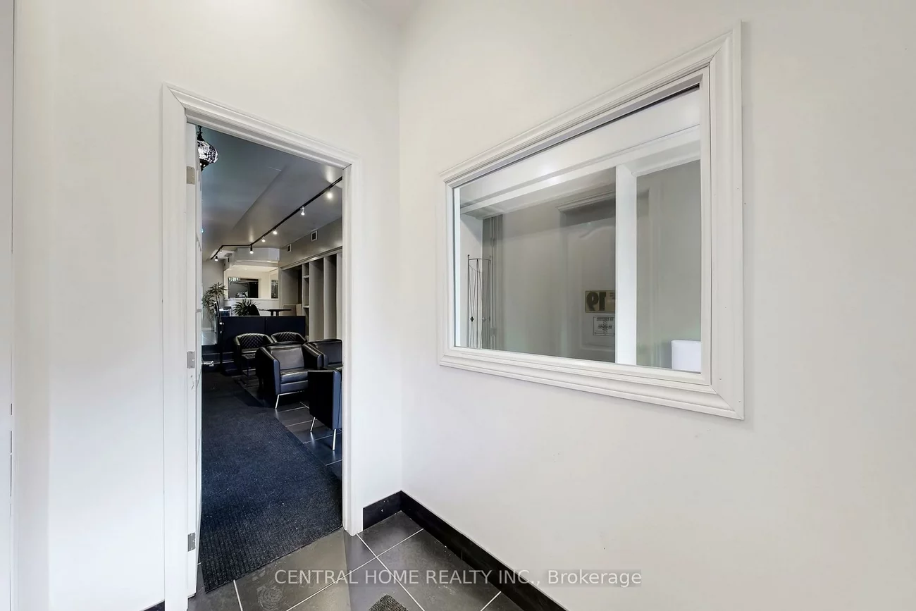 15231, Yonge, Aurora Village, Aurora