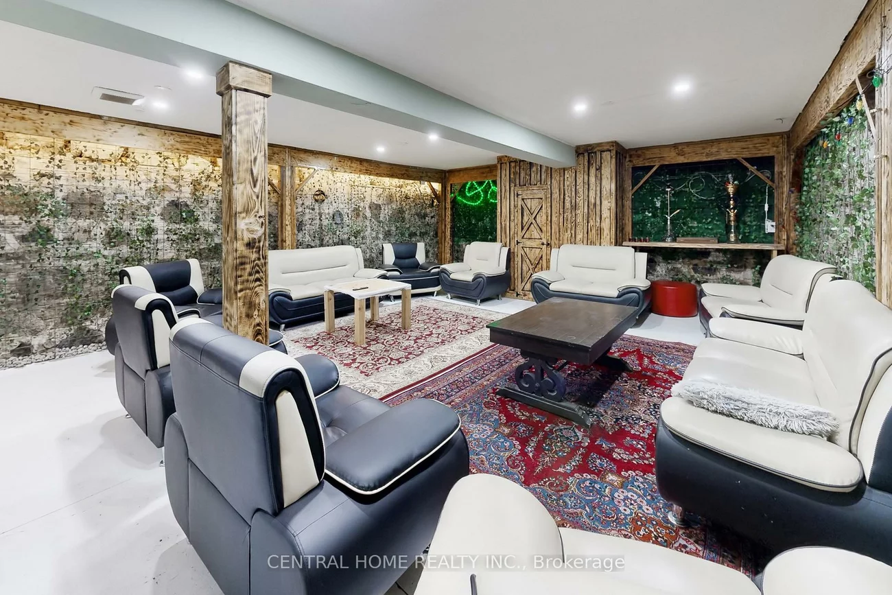 15231, Yonge, Aurora Village, Aurora