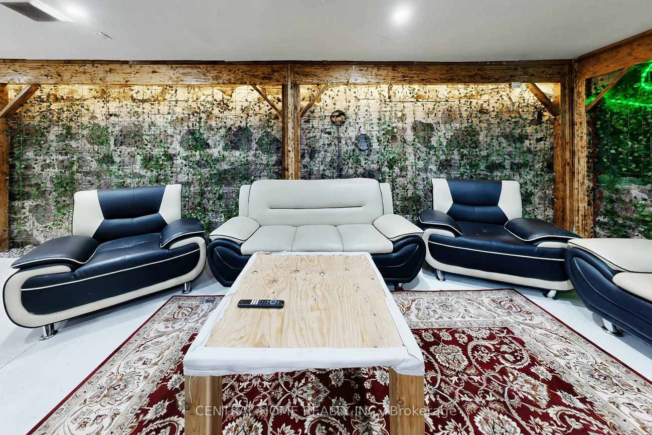 15231, Yonge, Aurora Village, Aurora