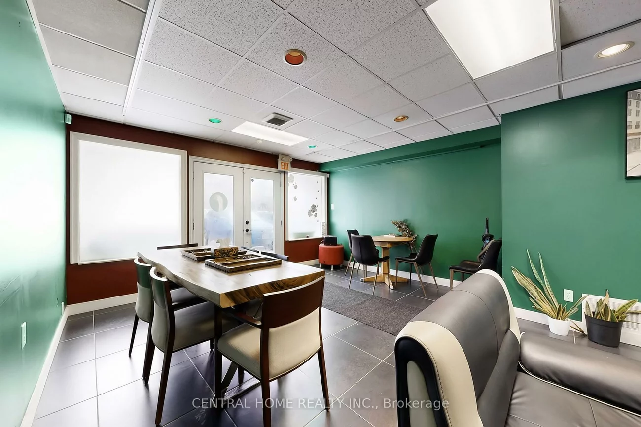 15231, Yonge, Aurora Village, Aurora