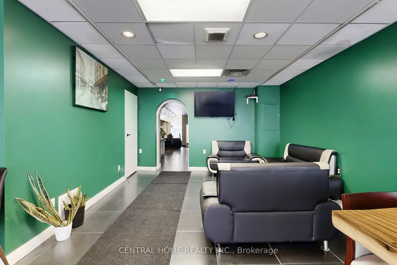 15231, Yonge, Aurora Village, Aurora