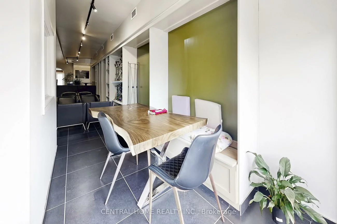 15231, Yonge, Aurora Village, Aurora