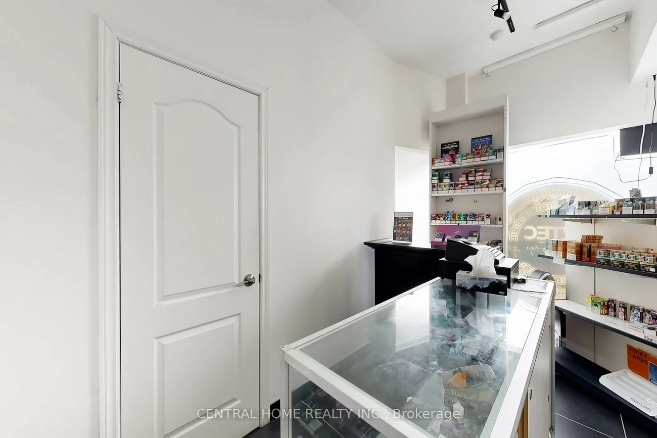 15231, Yonge, Aurora Village, Aurora