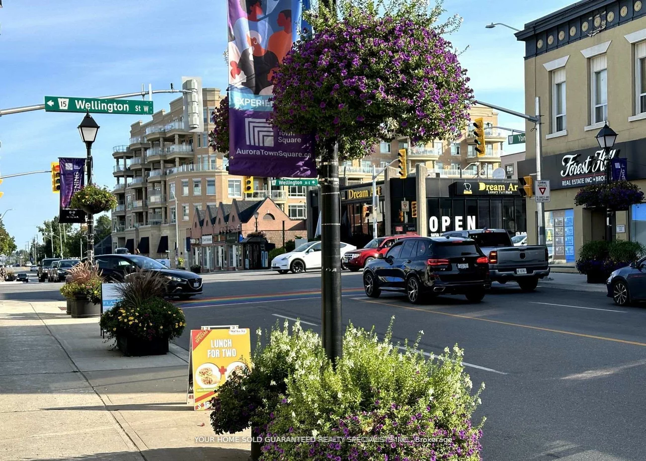 15229, Yonge, Aurora Village, Aurora