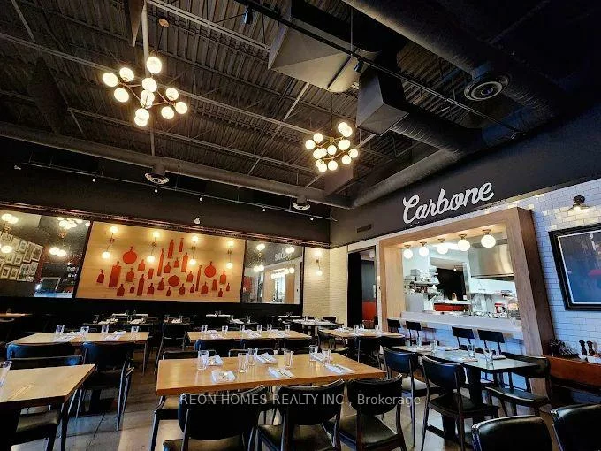 233, Earl Stewart, Bayview Wellington, Aurora