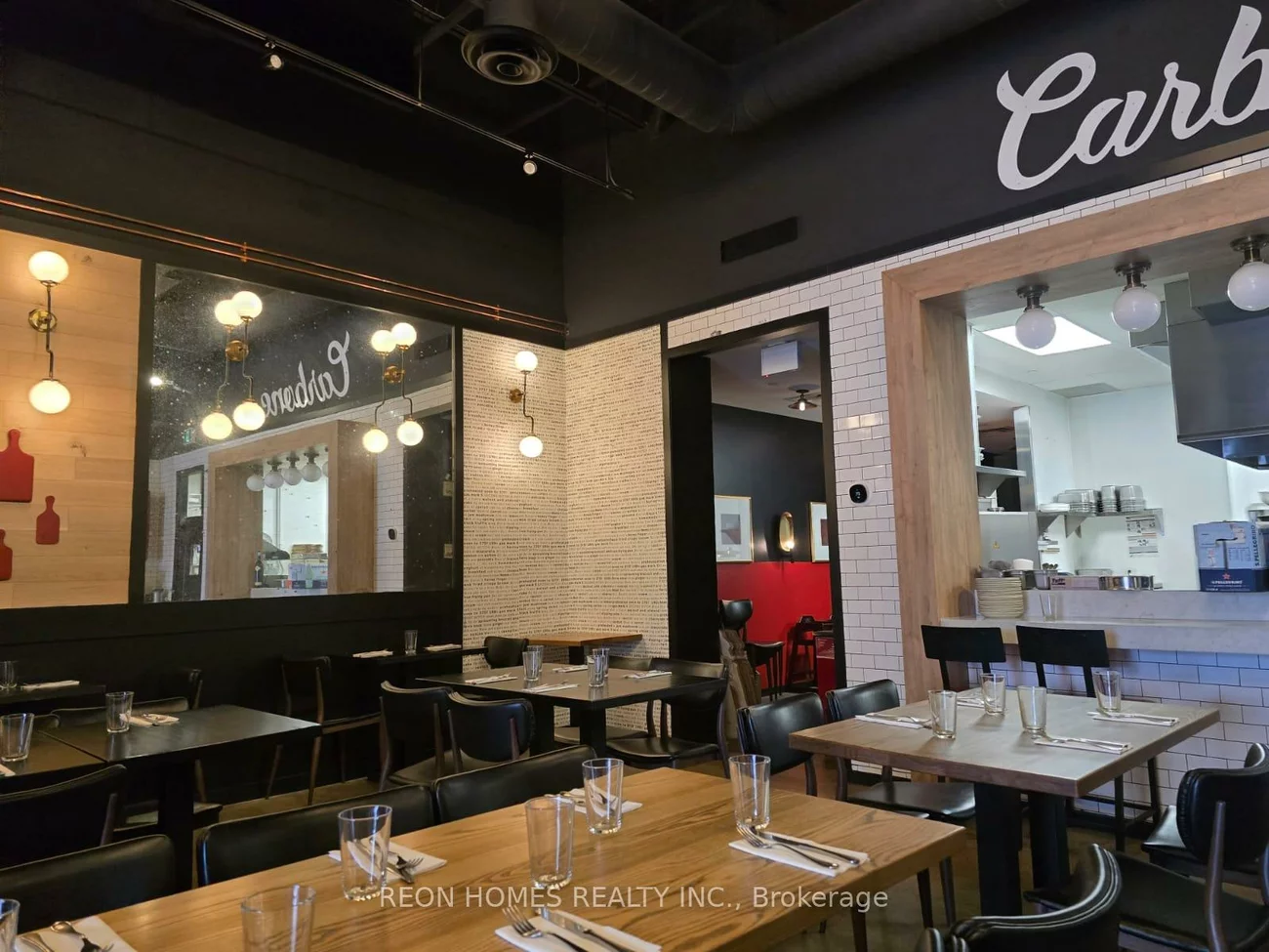 233, Earl Stewart, Bayview Wellington, Aurora