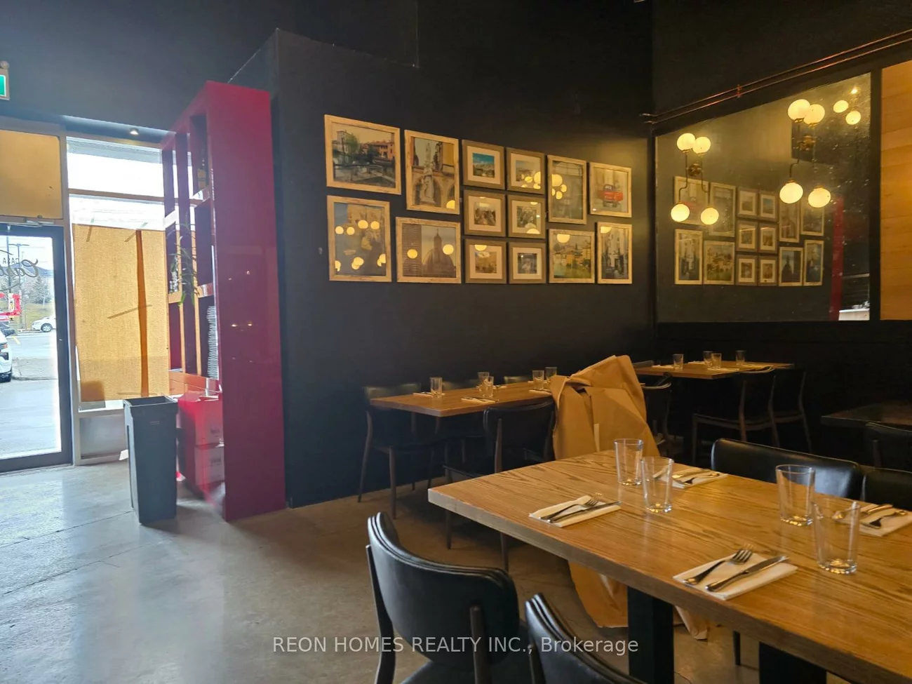 233, Earl Stewart, Bayview Wellington, Aurora