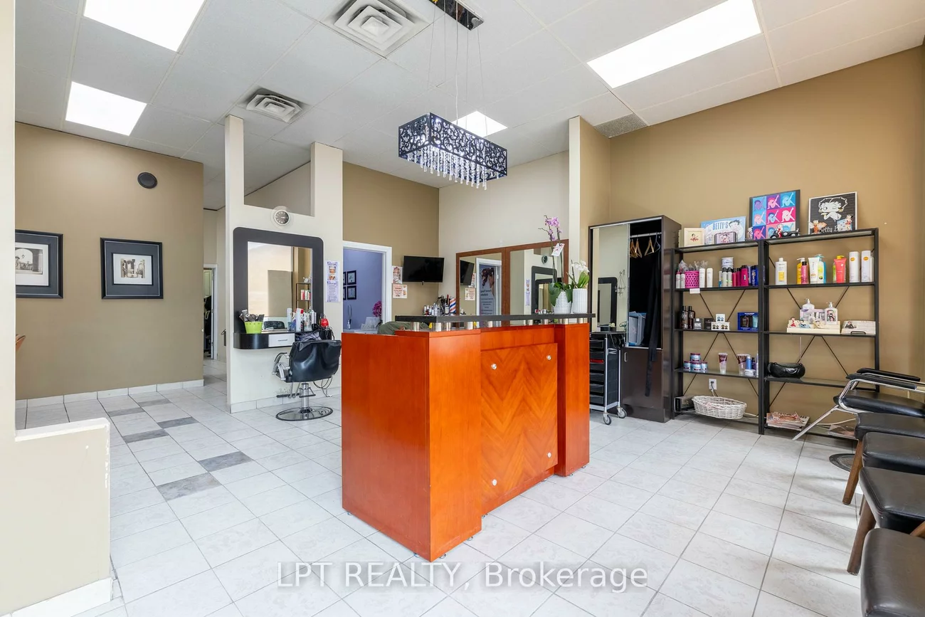 15461, Yonge, Aurora Village, Aurora